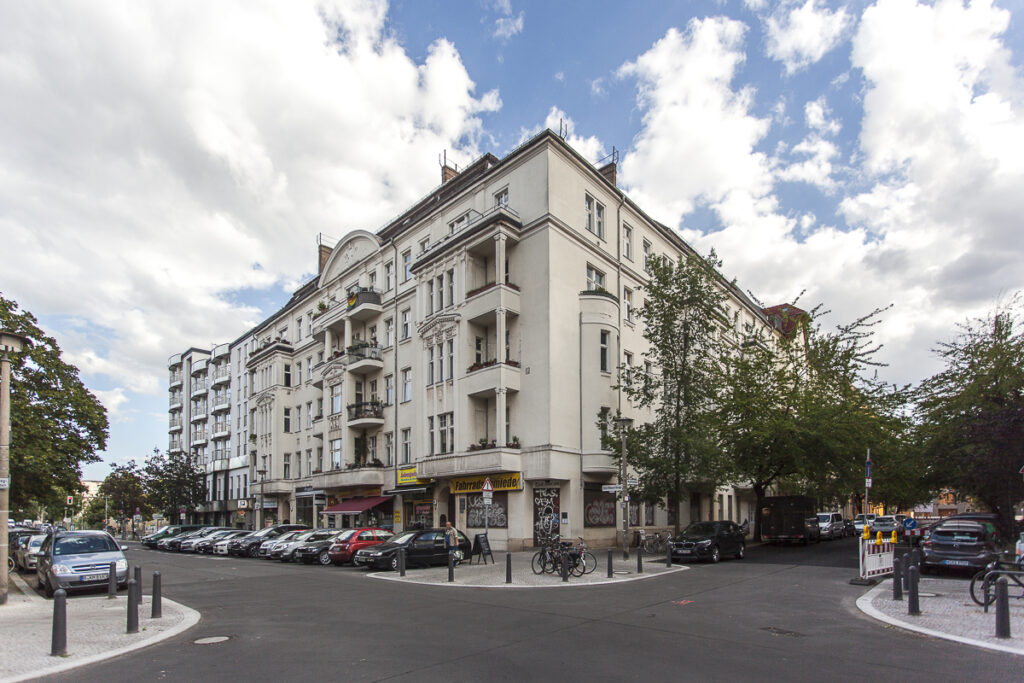 Erich-Weinert-Straße /  Meyerheimstraße